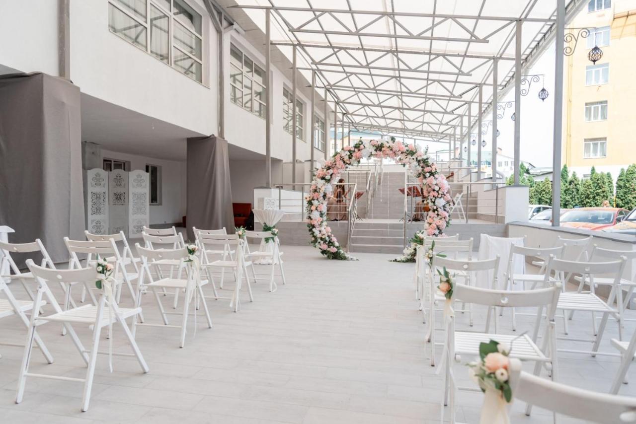 Congress Hotel Verhovina Petropavlovskaya Borshchagovka Εξωτερικό φωτογραφία